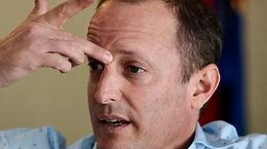 Kicillof reveló que Insaurralde le whatsappeaba como que estaba en su oficina mientras navegaba en el yate