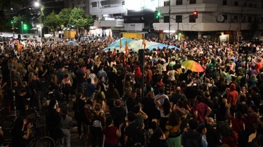 Milei tuvo su primer muerto en La Plata: un jubilado murió en el cacerolazo de 7 y 50