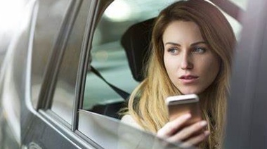 Un informe revela que tras el último aumento de tarifas de taxis, en La Plata conviene el Uber