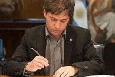 Ya no tienen excusa: Kicillof oficializó el fondo para que los intendentes paguen el Bono-Massa