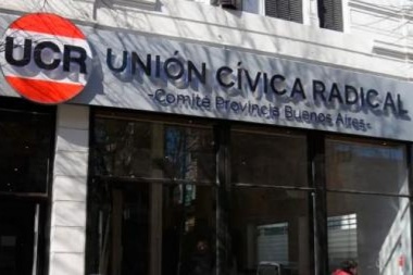 El radicalismo se encolumna en un fuerte rechazo a Milei mientras el libertudo no para de insultarlos