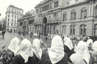 Las Madres no se rinden: "hay que resistir combatiendo hasta que despierten los que votaron a su verdugo"