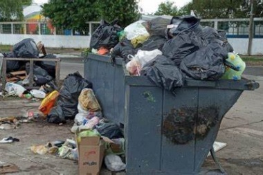 Un servicio caro y malo: la ciudad es una mugre y llueven quejas contra Esur