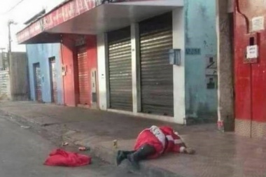 Completamente ebrio, perdió la bolsa con los regalos: un ingeniero que hizo de Papá Noel protagonizó un bochornoso episodio