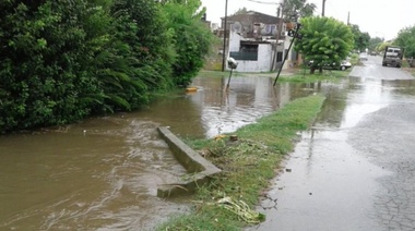 Ya cayó la mitad de lluvia que aquel 2 de abril: sigue el alerta naranja