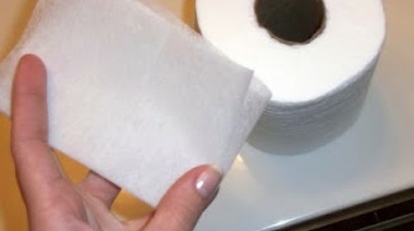 Venden yerba en sachet de 50 gramos para una mateada: se viene el papel higiénico cortado para una limpiadita