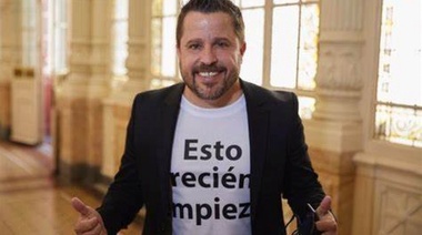 Militantes radicales hacen cola para atender a Tetaz por servir al gobierno de Milei