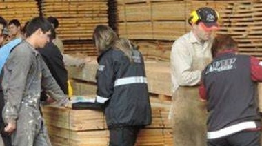 Ni aguinaldo, ni vacaciones y con sueldos de hambre: las cifras del trabajo "en negro" alcanzan niveles horrorosos