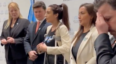 Más arrastrado no se consigue: Tetaz pidió a una diputada peronista que se saque la remera de Malvinas para no "incomodar" a la embajadora pirata