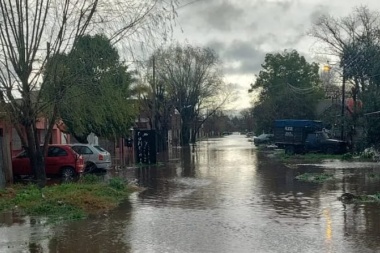 Lluvia doble XL: La Plata Solidaria difundió lugres donde llevar ayuda directa