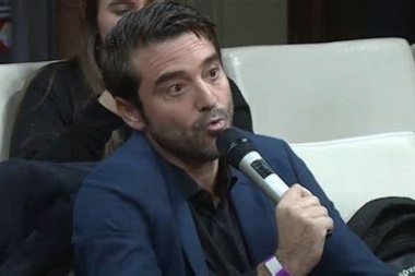 Soldado de Milei: explosiva entrevista al español que dinamita las conferencias de prensa
