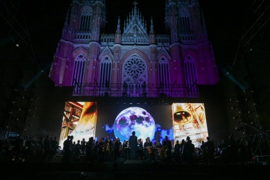 Ante una multitud, la Catedral de La Plata recuperó su esplendor con un espectáculo sinfónico y mucha emoción