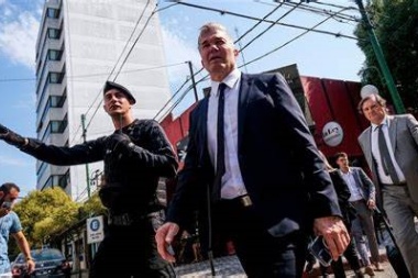 Banca a Villaruel: Burlando mueve el avispero con su candidatura a diputado 2025
