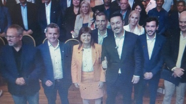 Desesperada búsqueda de conchabos: radicales con peluca buscan un acuerdo con La Libertad Avanza