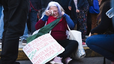 Andá y pegale a los jubilados: denuncian que la obra social de la Policía Federal suspendió las prestaciones por discapacidad