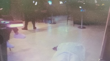 La Crueldad Avanza: una jubilada murió en un Bingo, la taparon con una sábana y siguieron timbeando