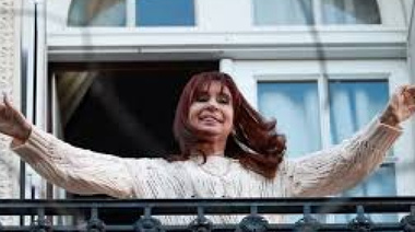 El clavo se lo clavaron en las pelotas: Fuerza Patria ganó la Provincia por una diferencia abrumadora y Cristina salió a festejar al balcón