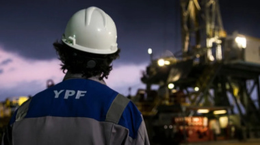 YPF floja de papeles: revelan que detrás del verso de las inversiones, hay una ola de despidos y jubilaciones anticipadas
