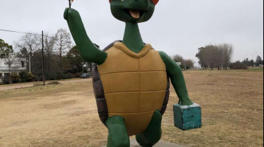 Grave denuncia del intendente de Peuhajó: Bullrich y Adorni quieren que se ahogue Manuelita