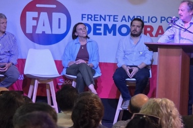 Ni amarillos ni con peluca: Alfonsín lanzó su candidatura a diputado por el verdadero radicalismo
