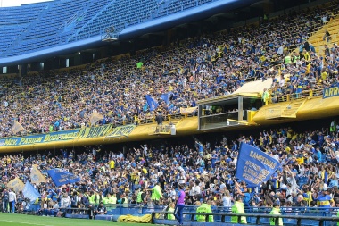 Noventa mil pesos la entrada, 10 lucas un chori: el fútbol ya tiene poco y nada de popular