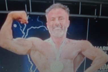 Musculito Luque: el médico más complicado por la muerte de Maradona celebra haber ganado un concurso de fisiculturismo