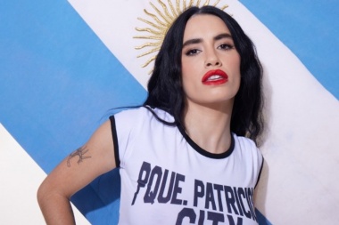 En un fin de semana, Lali Espósito entregó más alimentos que la ministra Pettovello