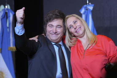 Modo Cloaca: con insultos, amenazas y descalificaciones, Milei arrancó la campaña libertaria en la Provincia