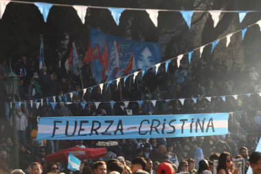 Mensaje ante una multitud: Cristina advirtió que el plan de Milei es borrar a la clase media