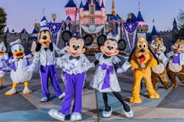 Disney, allá vamos: Milei confía en que el Imperio nos dejará entrar sin visas, como en la época de Menem