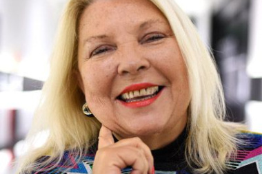 Petiso y soviético pero enamora: sorprendente elogio de Carrió a Axel Kicillof