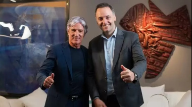 Aseguran que mientras Adorni pone la cara, el amigo de la TV Pública la sigue juntando en pala