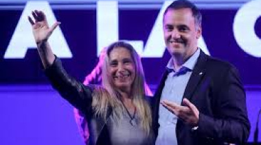 Que sea a un país con cascadas: aseguran que Karina le busca consulado a Adorni para sacarlo del horno