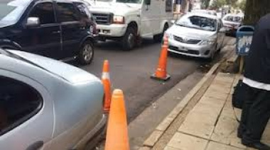Conos naranjas, cajones, cordones amarillos: proponen fuertes multas a los "vivos" que se apropian del estacionamiento