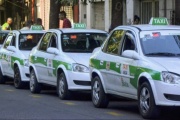 Manga atajaba en Peñarol: los choferes de taxis quieren que la Muni les pague 100 mil mensuales
