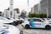 Siempre hacen falta: Alak y Kicillof entregaron 40 nuevos patrulleros para La Plata