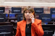 Bombazo periodístico: "todos sabemos que Adorni está sucio", aseguran que habría dicho la Pato Bullrich