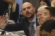 Especialista en crecimiento sin dinero (propio): diputado de Milei pasó de manejar un Uber a comprarse una casa de 300 mil verdes